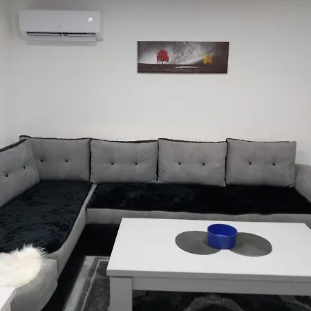 Apartment B&e